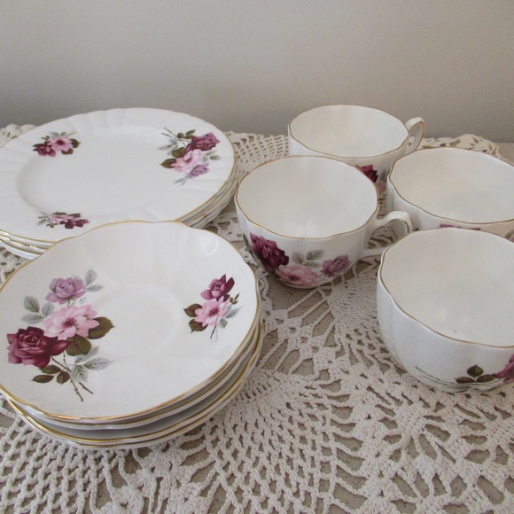 12 Piece Royal Grafton fine Bone China - Picture 2 of 12